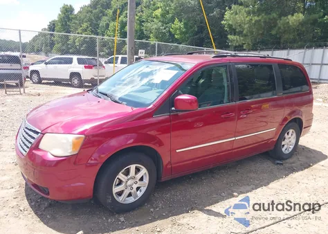2010 Chrysler Town & Country Touring из США, поврежденный, VIN 2A4RR5D13AR493588